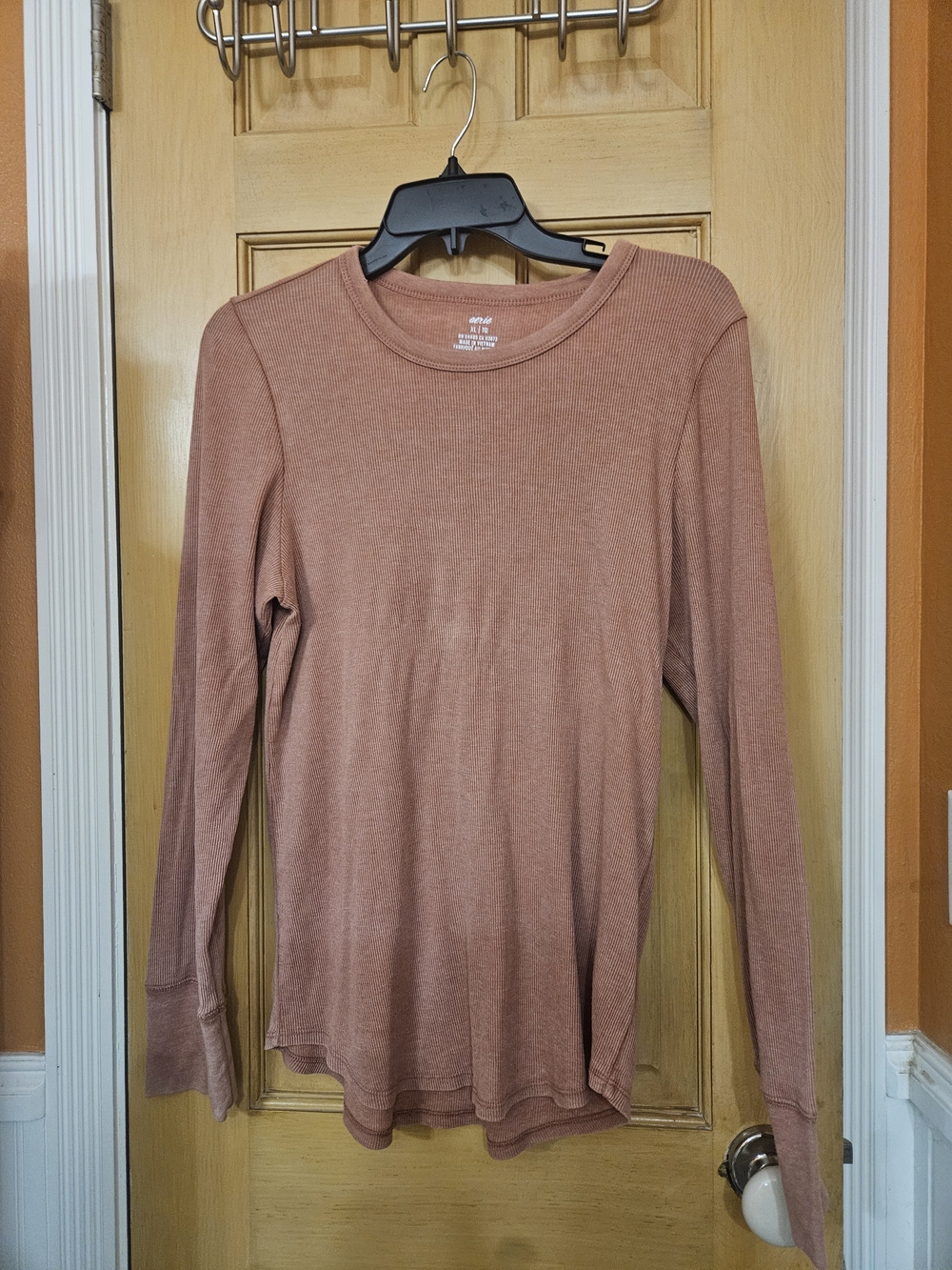 Aerie Women’s Long-Sleeve Crewneck Tee - Dusty Peach